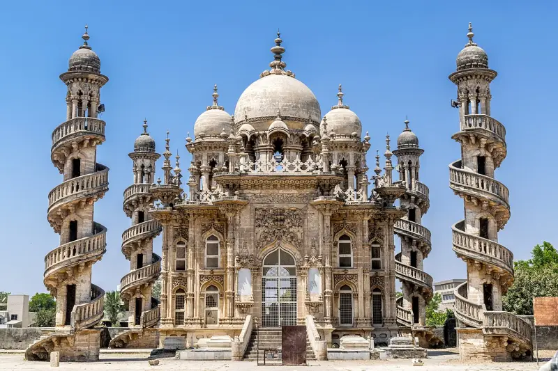 બહાઉદ્દીન મકબરો, જૂનાગઢ