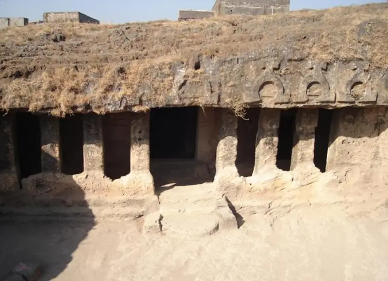 બાવા પ્યારા ગુફાઓ