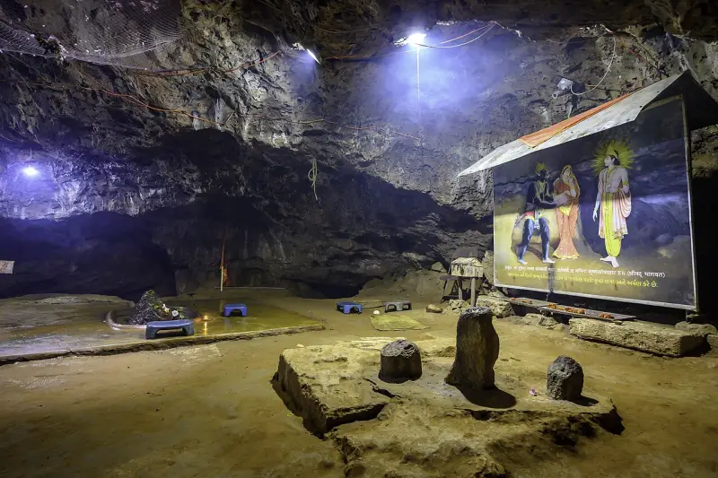 જાંબુવનની ગુફા, રાણાવાવ