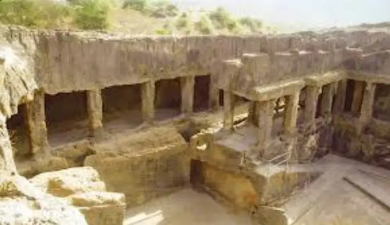 ખાપરા કોડિયા ગુફાઓ